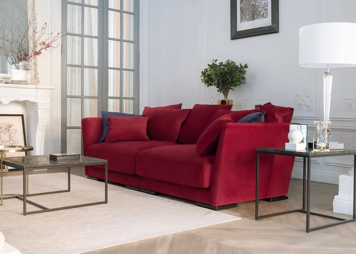 Прямой компактный диван Dijon | Дижон от Tanagra в интерьере. Цвет красный / винный